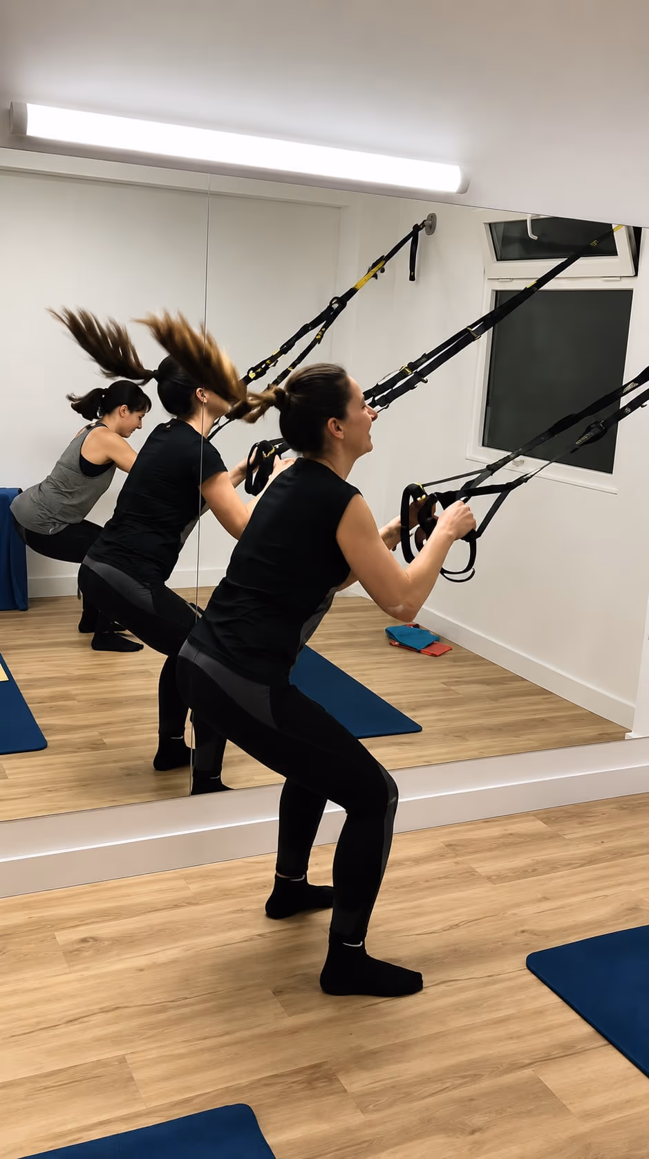 Clase de TRX + Power en la sala de Equilibria